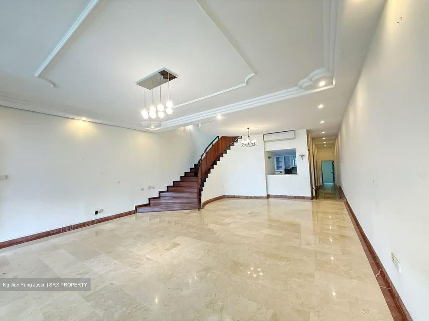 Parry Avenue (D19), Terrace #585580881